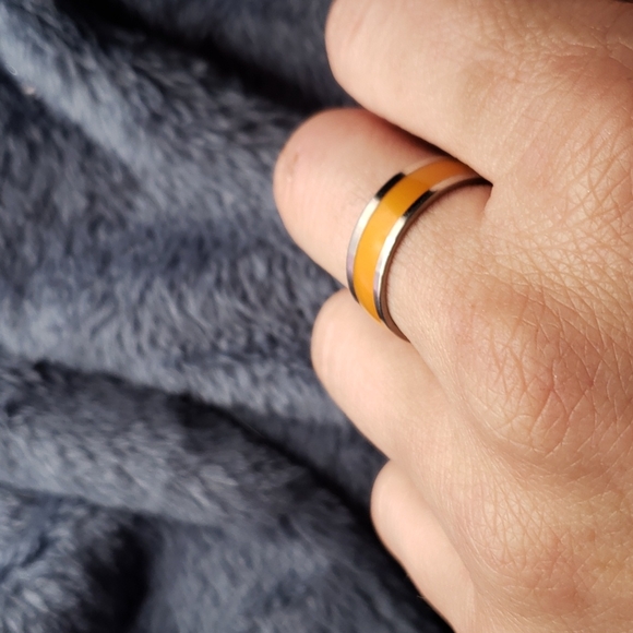 A Ring Band - Picture 4 of 5